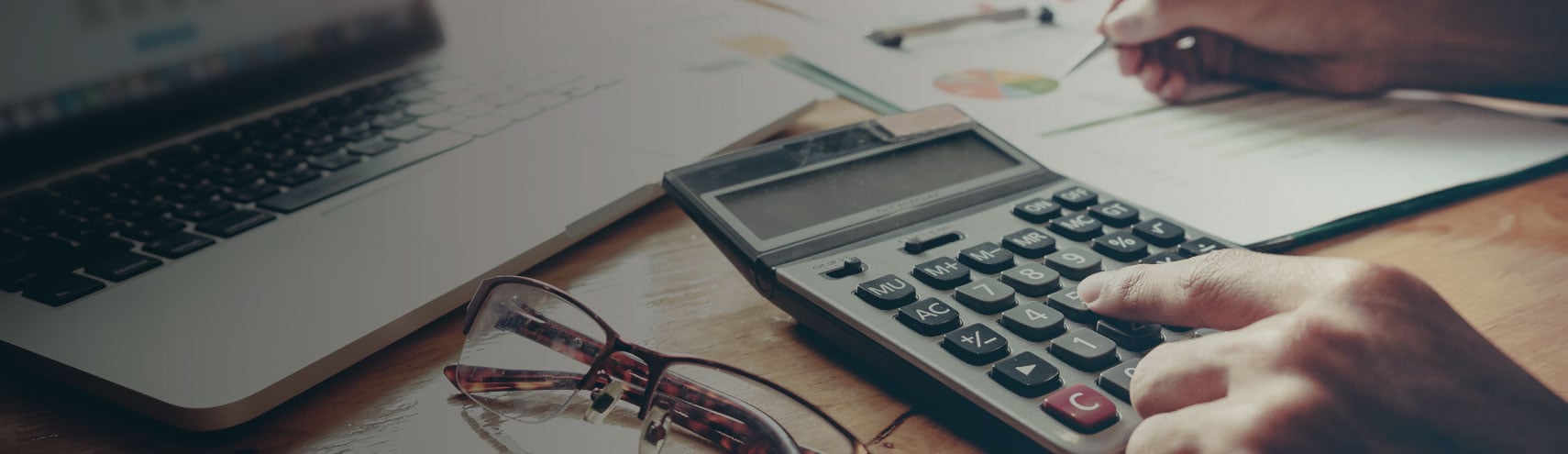 Hero image from an Alation blog about how to measure the value of a data catalog