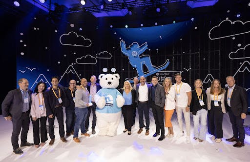 Alationauts gathered together with Snowflake bear at Snowflake Summit 2023