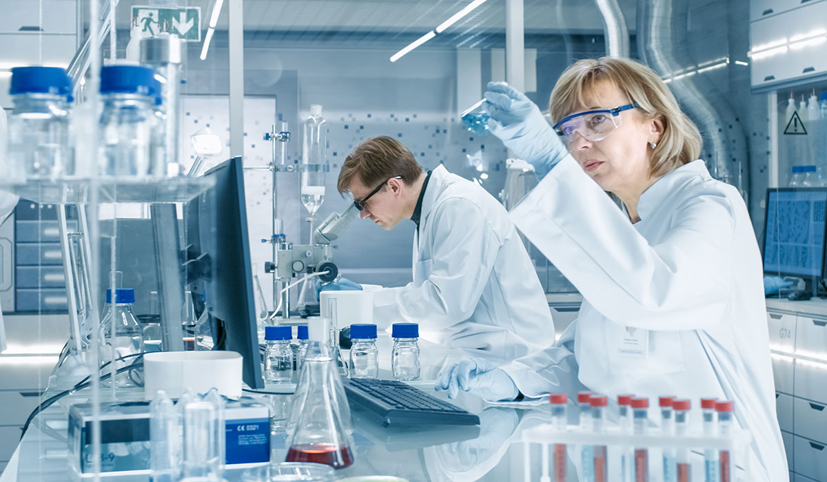  Alation Solution By Industry: Healthcare - IMPROVE DRUG DISCOVERY 